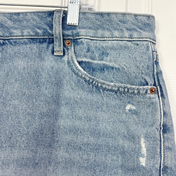 Old Navy Light Wash Blue Denim Distressed Mid-Rise Mini Jean Skirt 20 - Picture 5 of 16